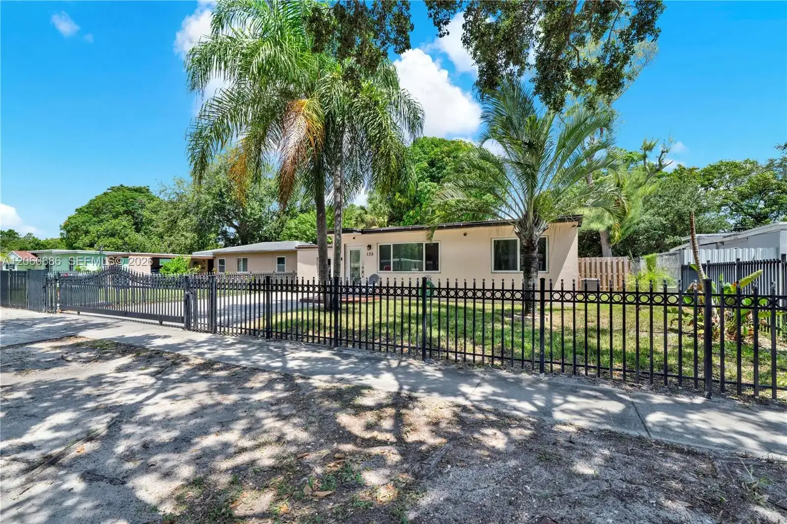 135 NW 121st St, North Miami FL 33168 photo 2