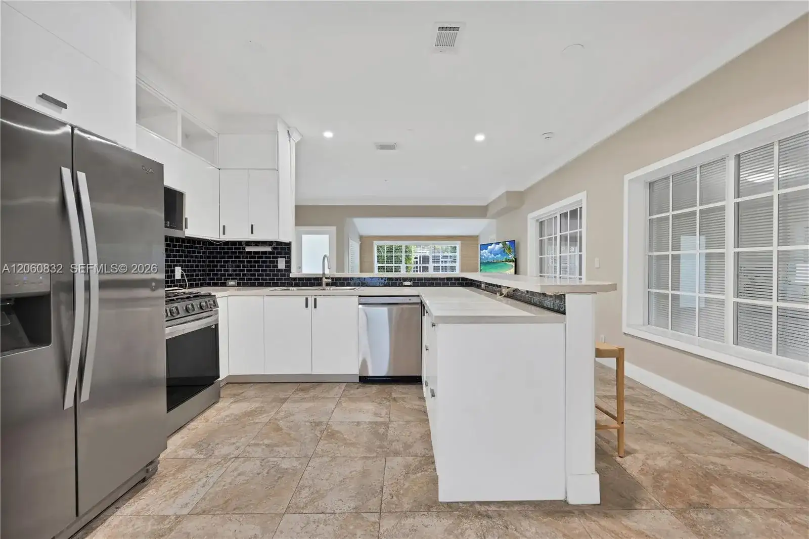 818 NE 3rd St, Hallandale Beach FL 33009 photo 5