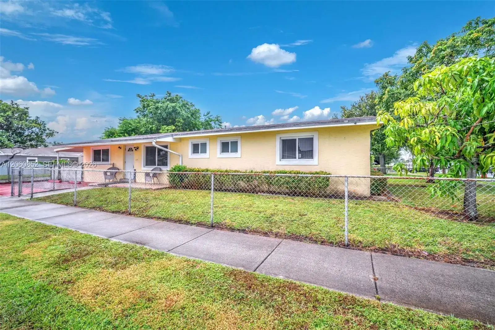 2301 SW 48th Ave, West Park FL 33023 photo 2