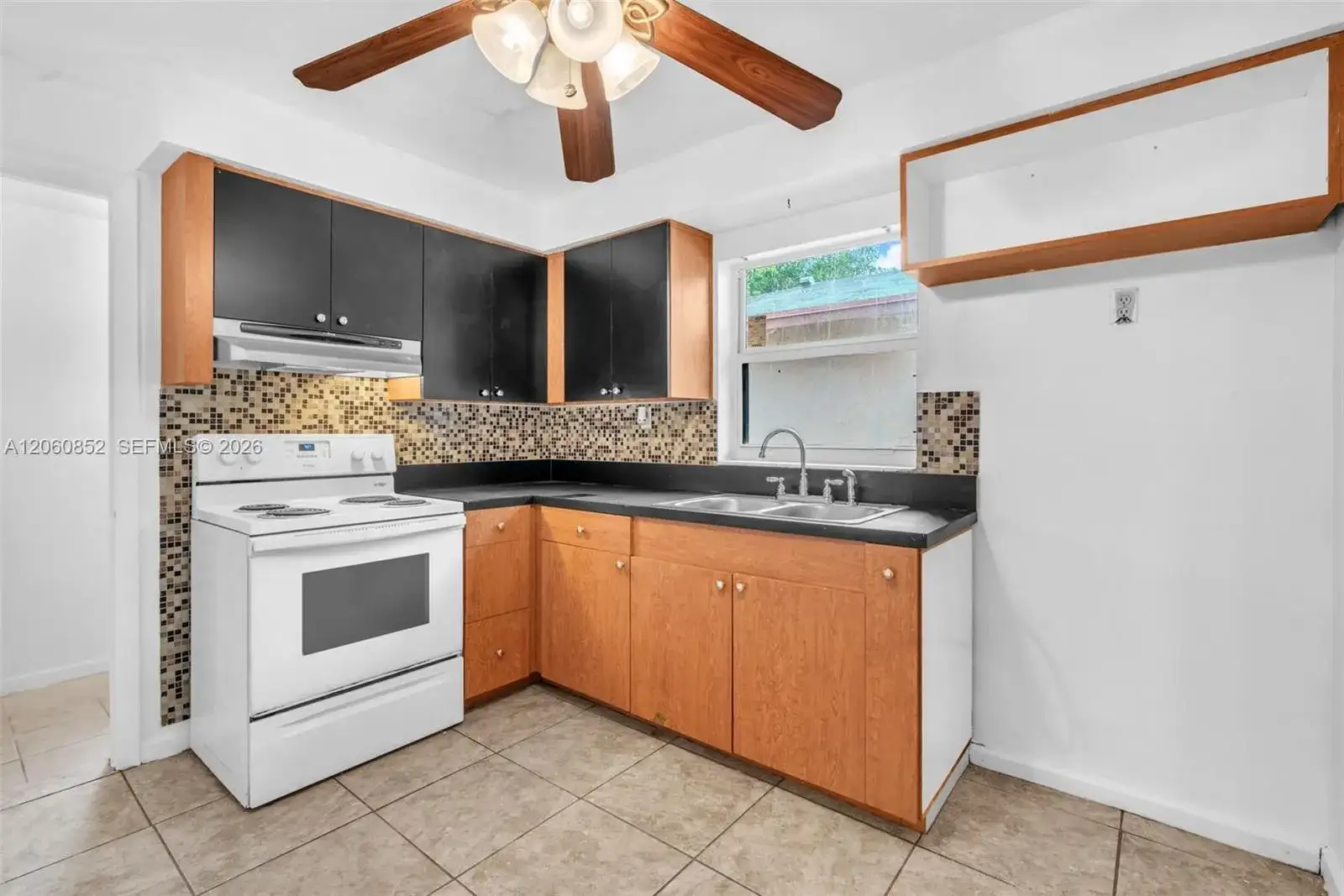2301 SW 48th Ave, West Park FL 33023 photo 5