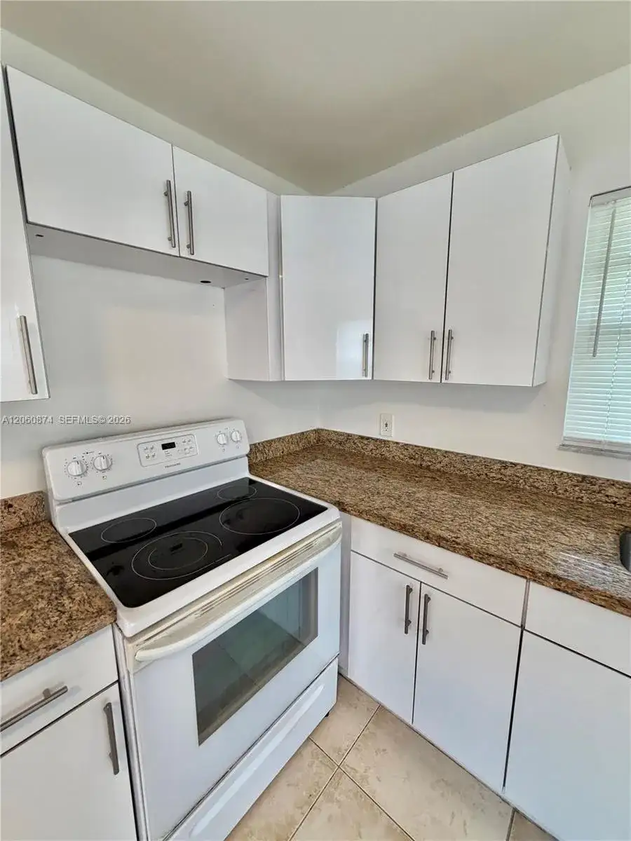 4073 SW 52nd St # s, Dania Beach FL 33314 photo 3