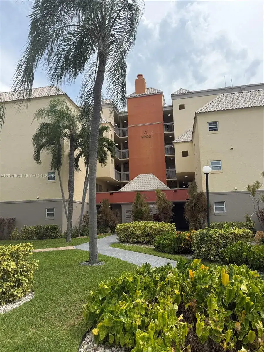 8205 Lake Dr # 306, Doral FL 33166 photo 3