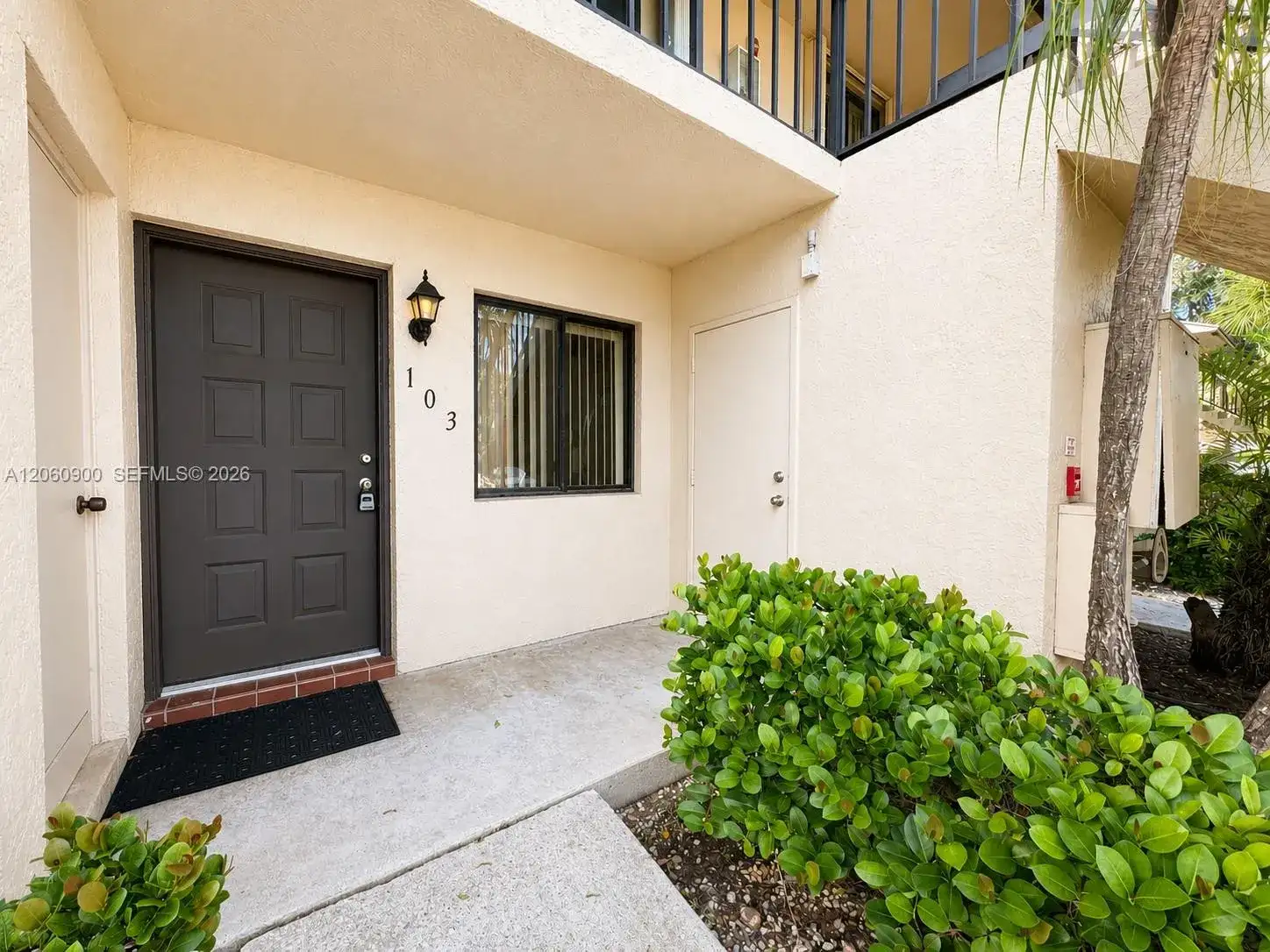 6585 Somerset Dr # 103, Boca Raton FL 33433 photo 2