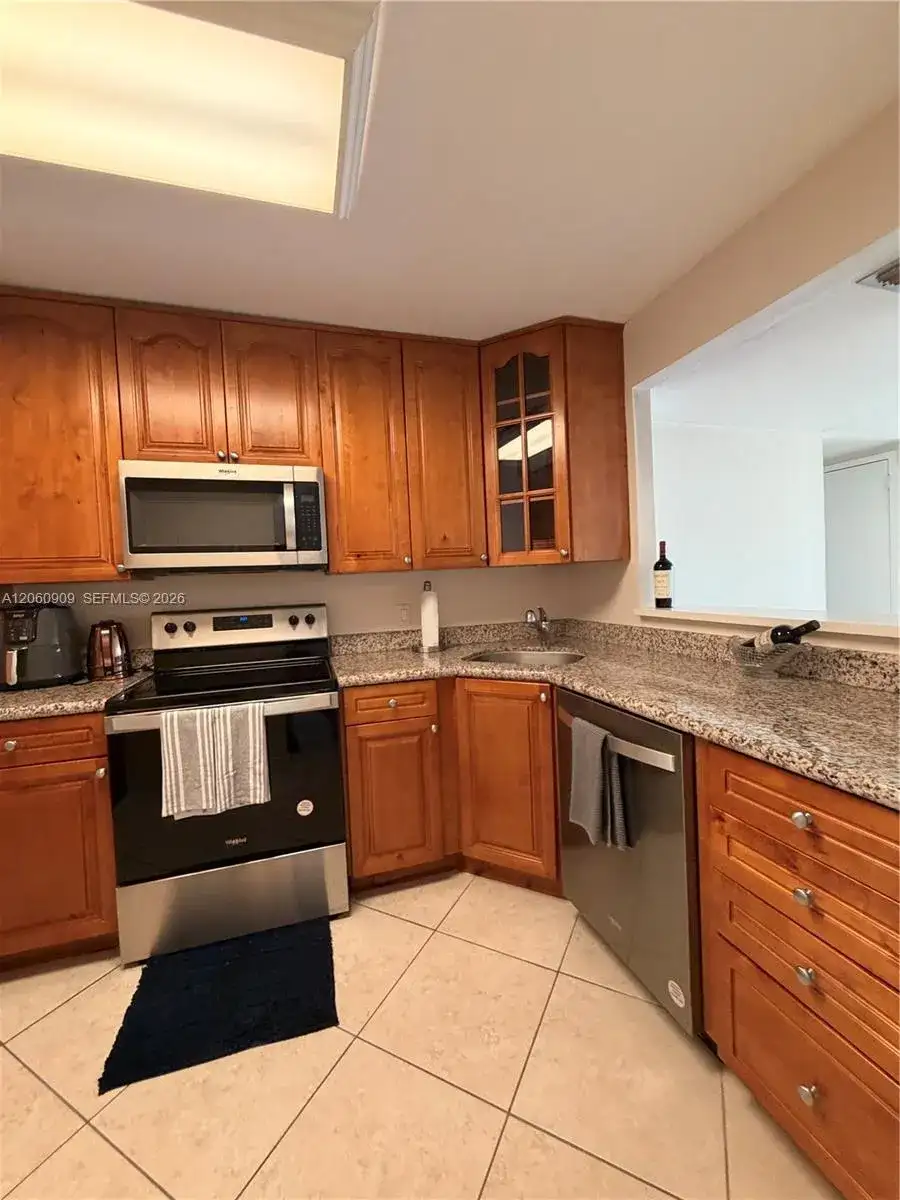 3375 N Country Club Dr # 602, Aventura FL 33180 photo 4