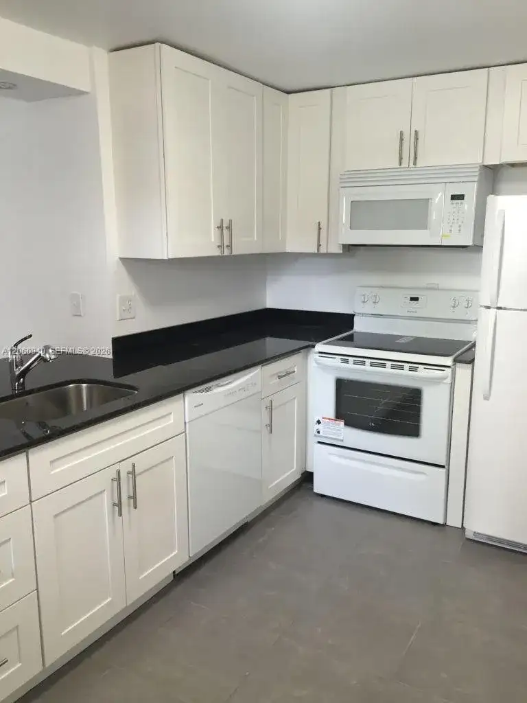 860 NE 209th Ter # 33, Miami FL 33179 photo 2