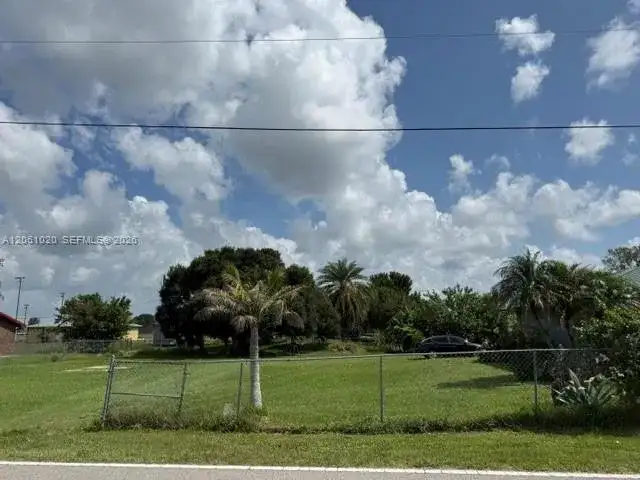 757 SW Avenue R, Moore Haven FL 33471 photo 4