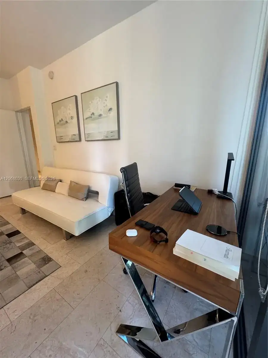 88 SW 7th St # 805, Miami FL 33130 photo 3