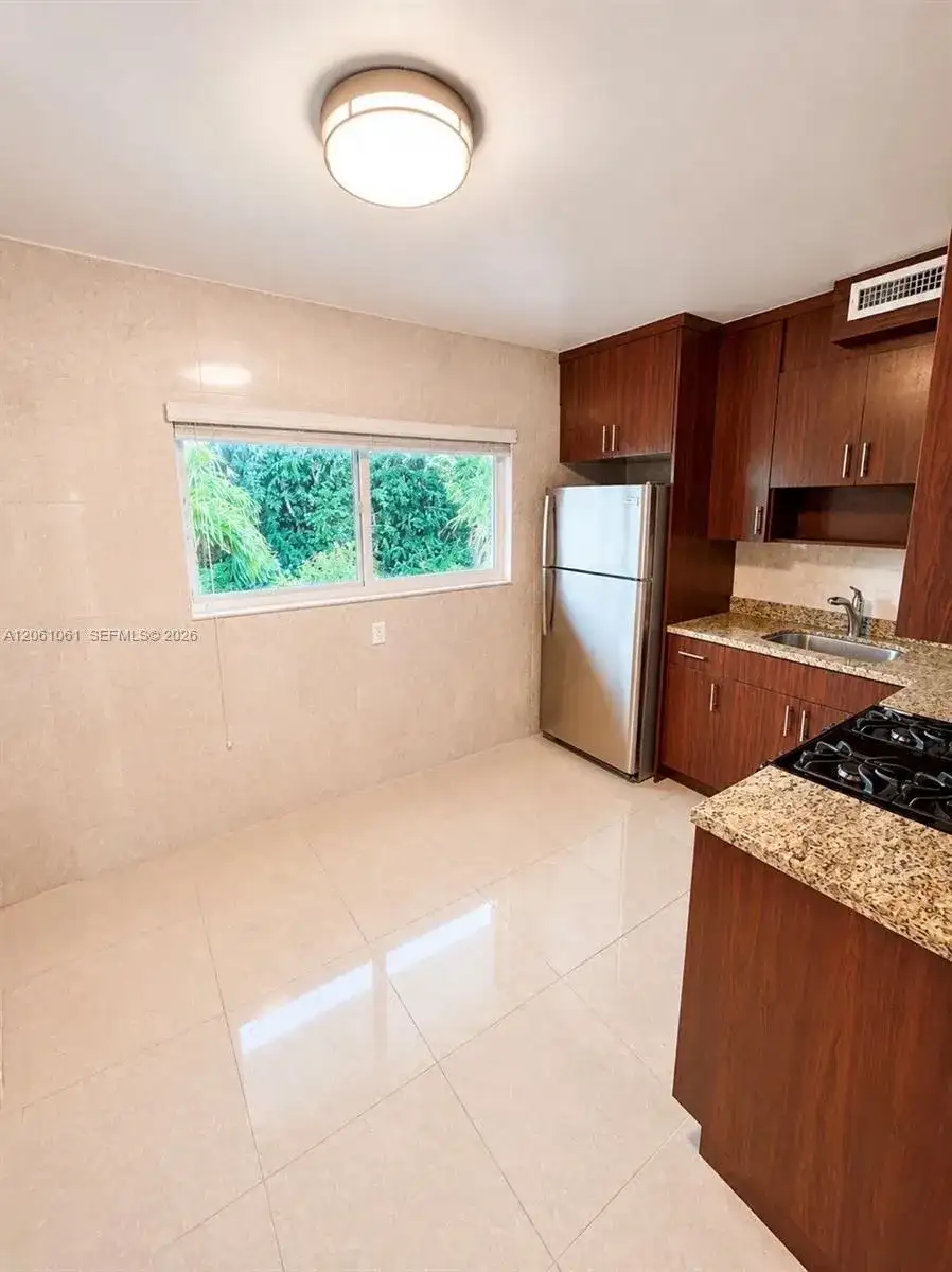 1050 94th St # 4, Bay Harbor Islands FL 33154 photo 2