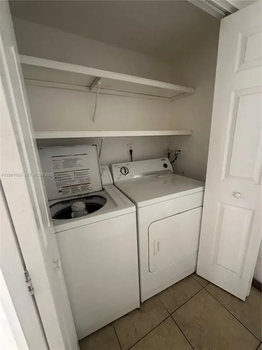 8290 Lake Dr # 517, Doral FL 33166 photo 5