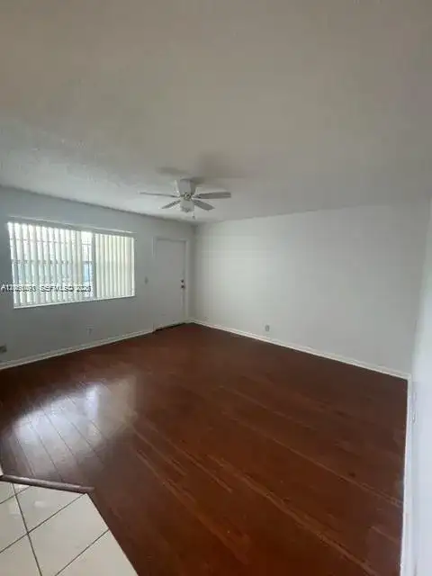30 SE 4th Ave # 214, Hallandale Beach FL 33009 photo 2