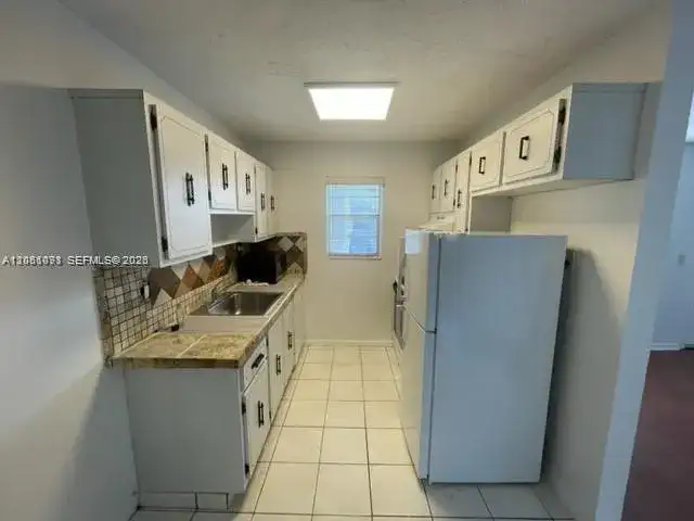 30 SE 4th Ave # 214, Hallandale Beach FL 33009 photo 3