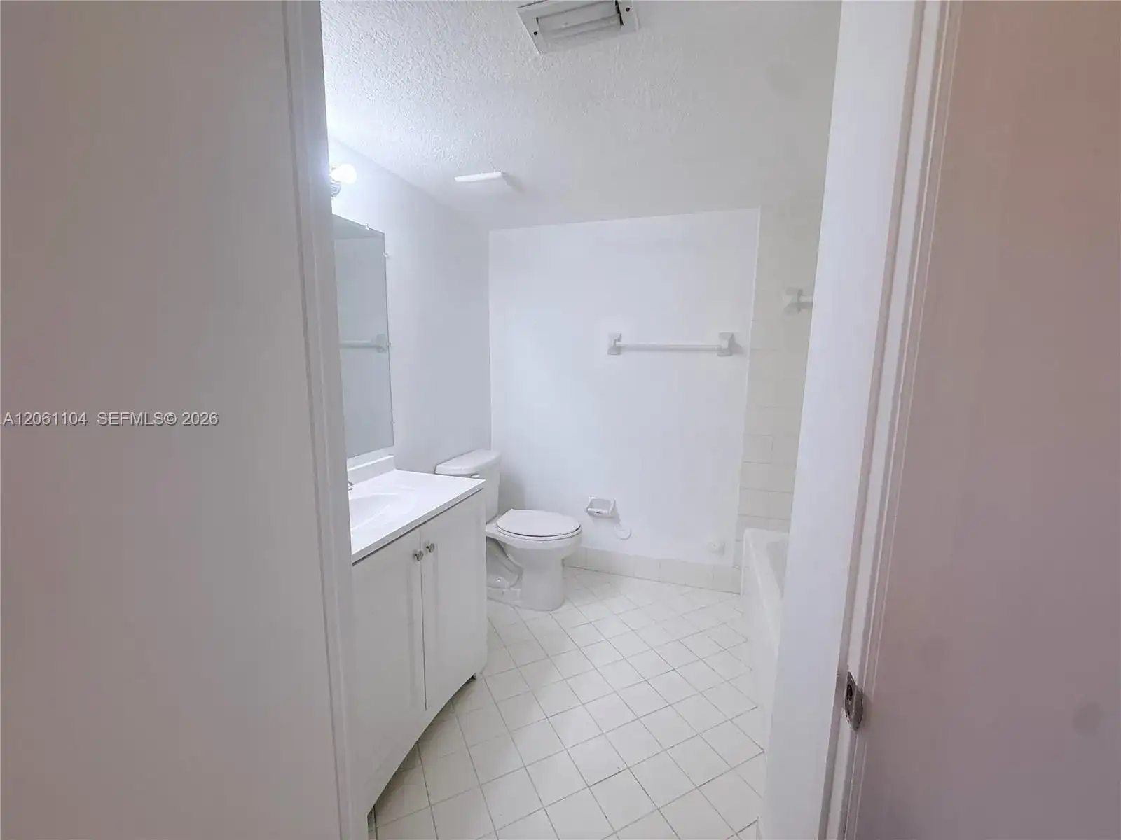 995 NE 34th Ave # 101, Homestead FL 33033 photo 4