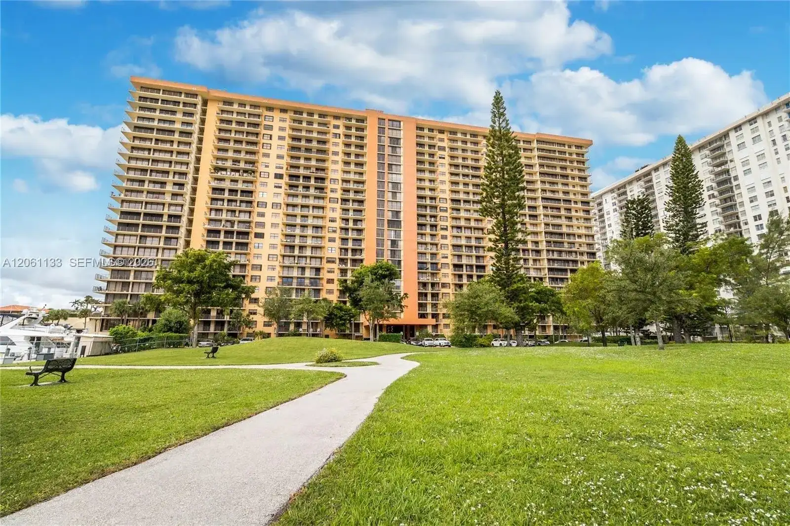 290 174th St # 617, Sunny Isles Beach FL 33160 photo 2