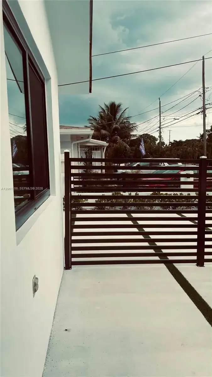 2551 SW 19 Street # 2553, Miami FL 33145 photo 3