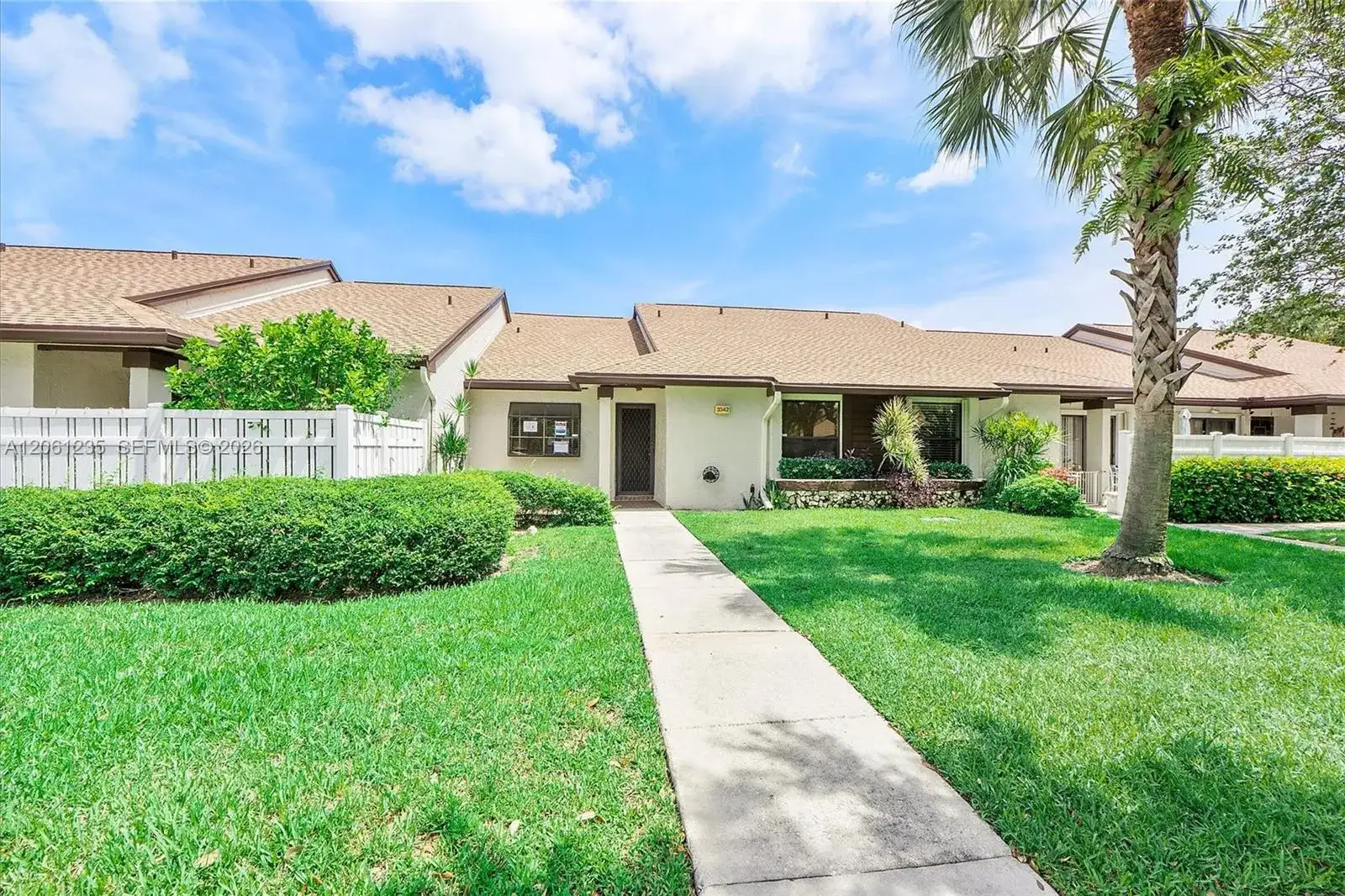 3342 Carambola Cir S, Coconut Creek FL 33066 photo 2