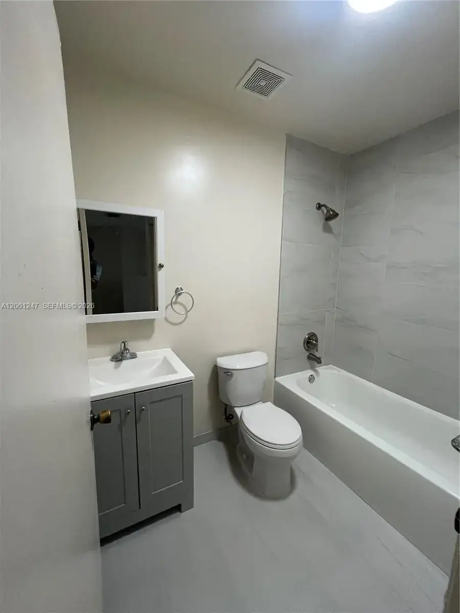 126 SW 21st Ave # 3, Miami FL 33135 photo 3