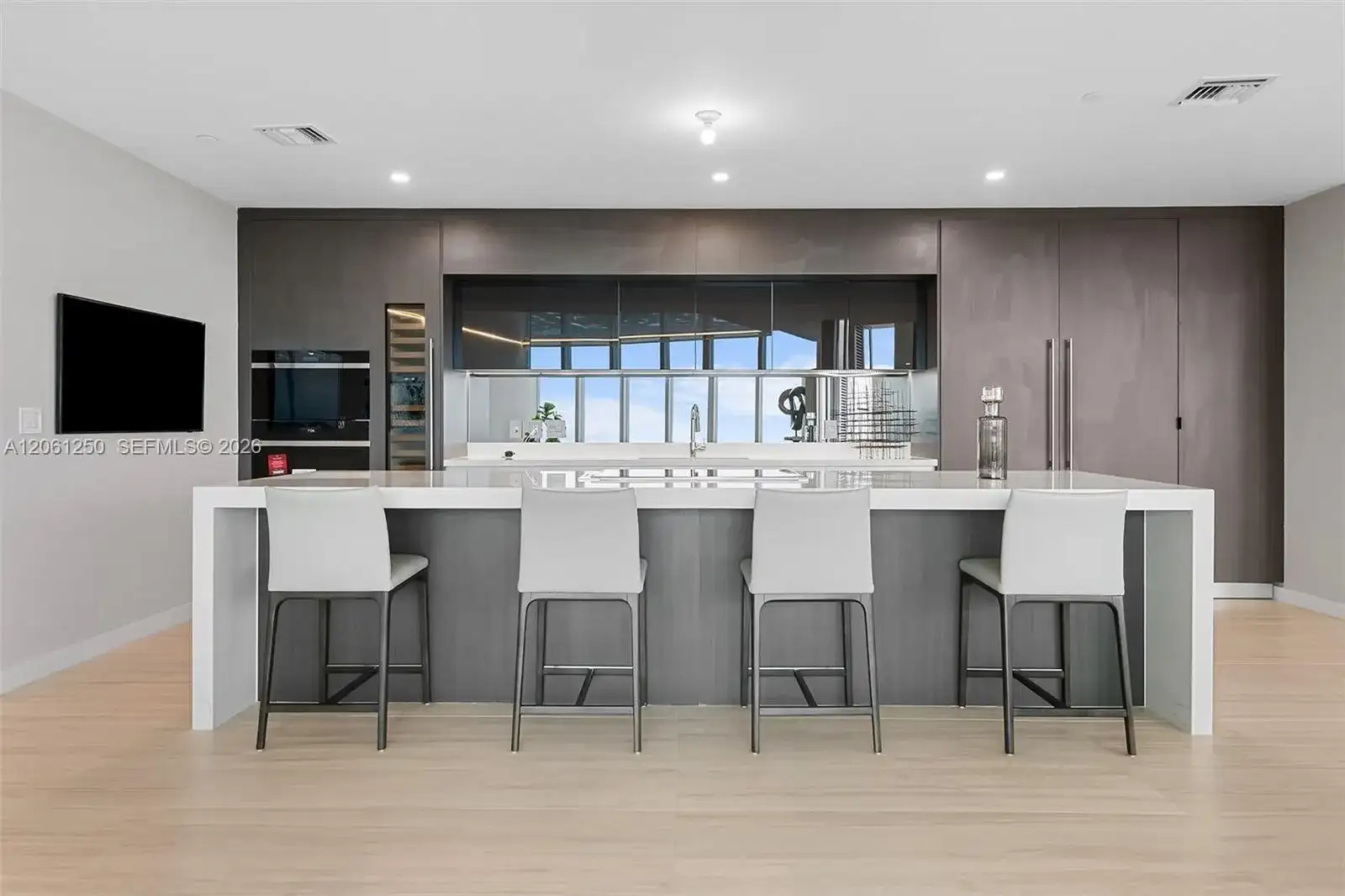 851 NE 1st Ave, Miami FL 33132 photo 5