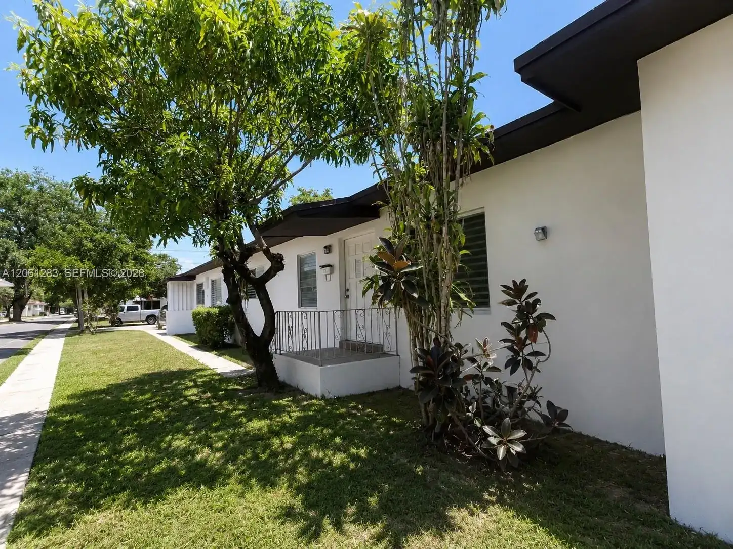 760-762 NW 52nd St, Miami FL 33127 photo 3