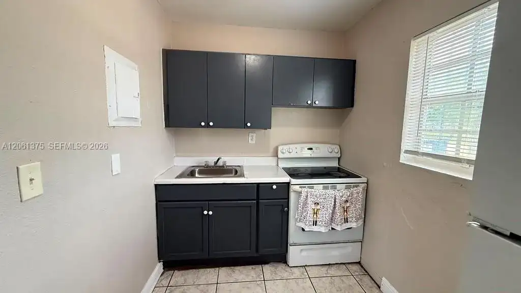 6901 NW 8th Ave # 5, Miami FL 33150 photo 2