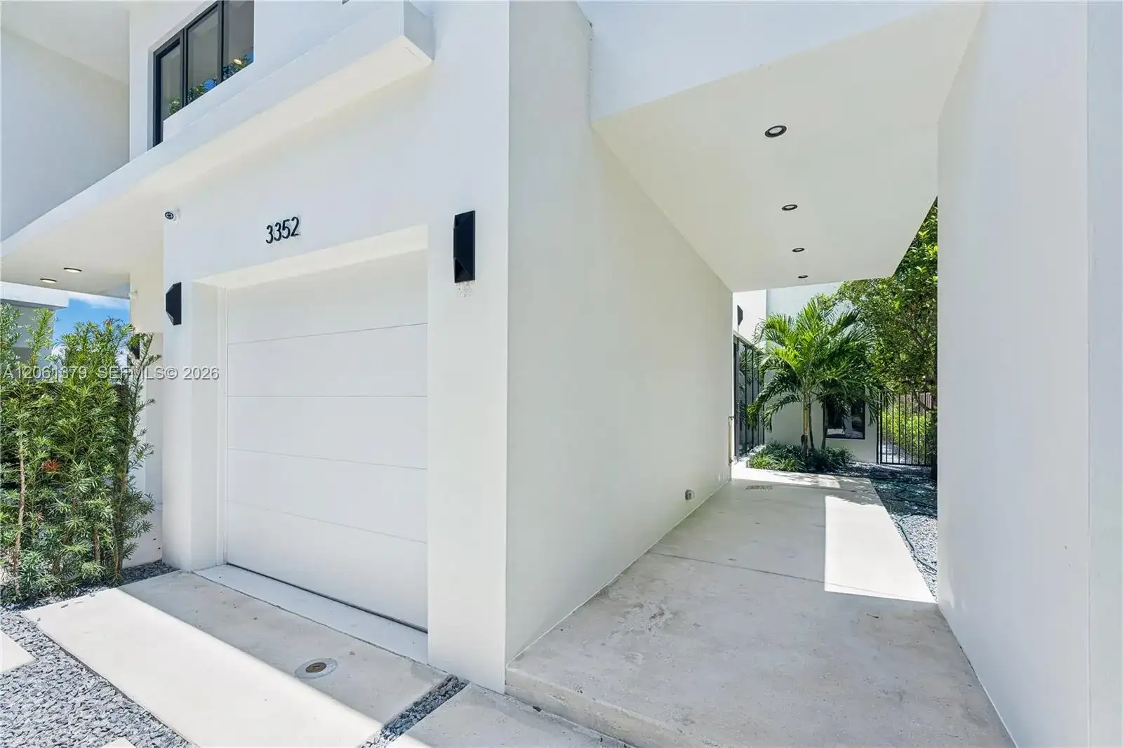 3352 SW 28th Ter, Miami FL 33133 photo 3