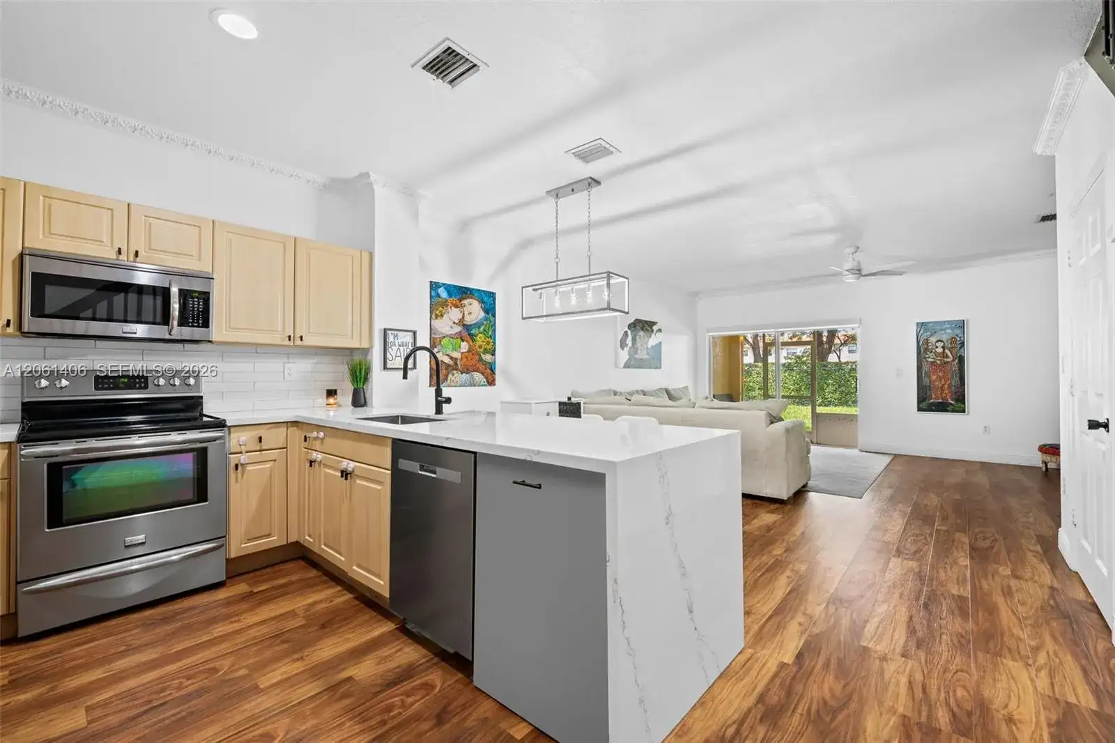 5577 Monte Carlo Pl, Margate FL 33068 photo 2