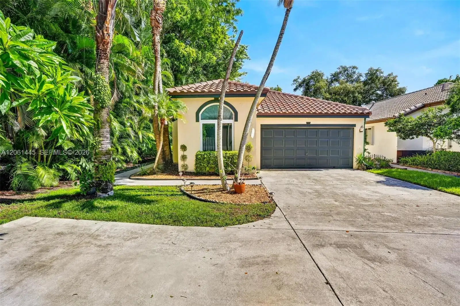1419 Banyan Cir, Pompano Beach FL 33069 photo 3