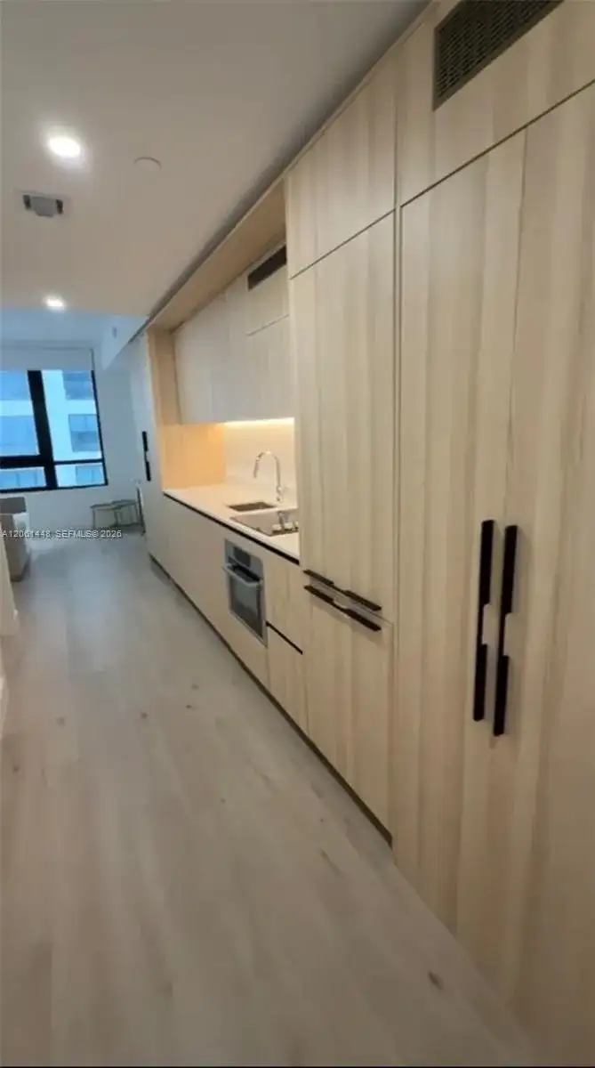 225 N Miami Ave # 1506, Miami FL 33128 photo 4
