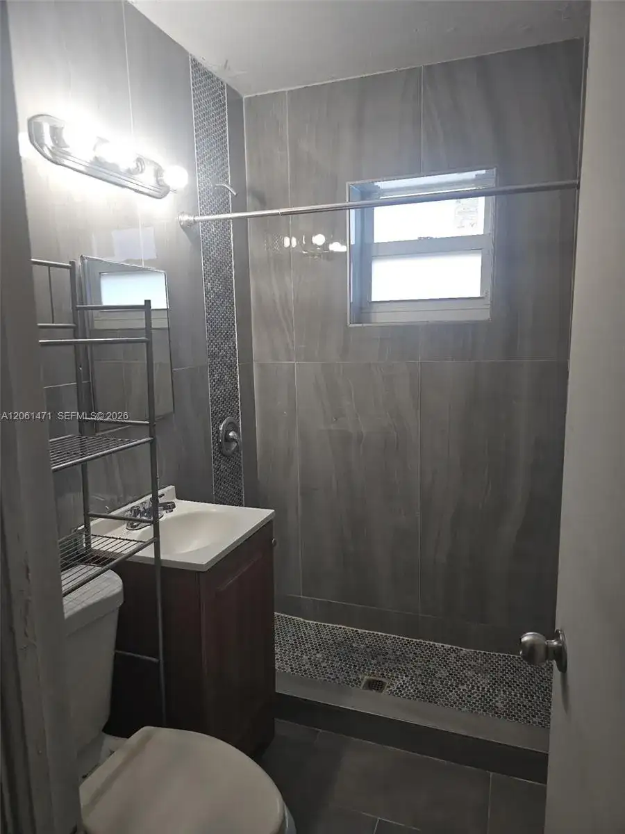 615 NE 4th St # 1, Hallandale Beach FL 33009 photo 2
