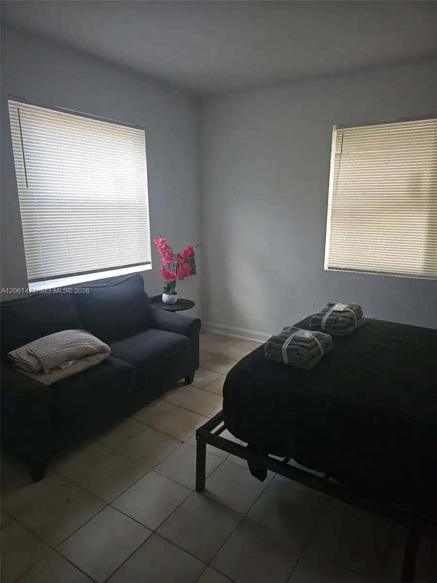 615 NE 4th St # 1, Hallandale Beach FL 33009 photo 4