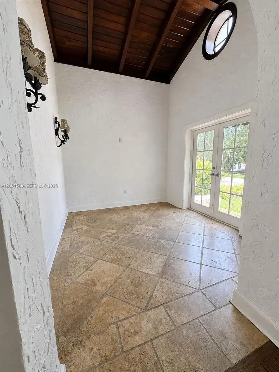231 Viscaya Ave, Coral Gables FL 33134 photo 2