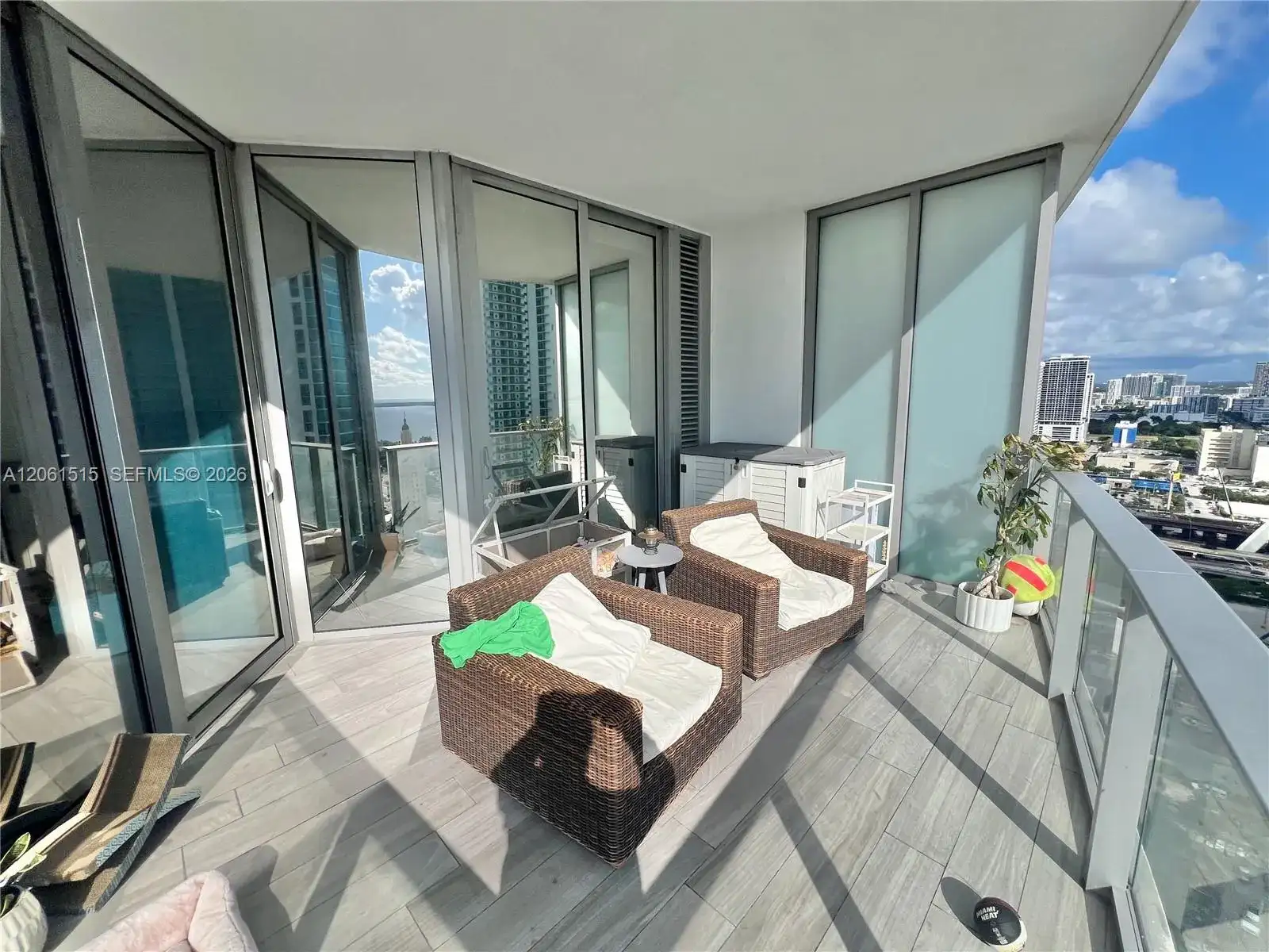 851 NE 1st Ave # 2605, Miami FL 33132 photo 3