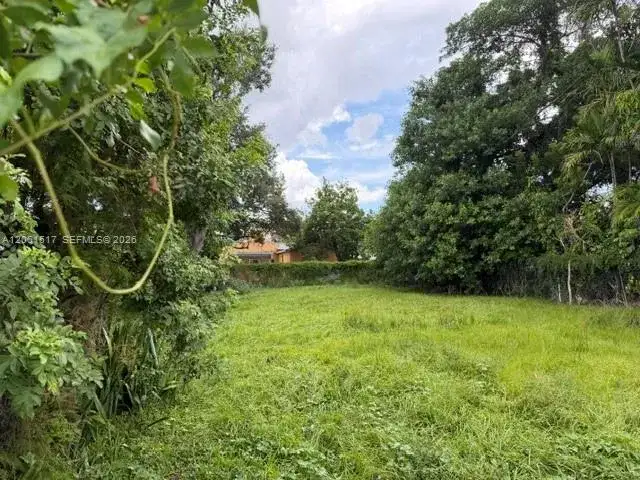 1036 NW 31st St, Miami FL 33127 photo 2