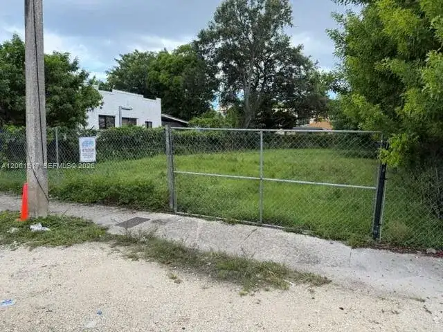 1036 NW 31st St, Miami FL 33127 photo 4