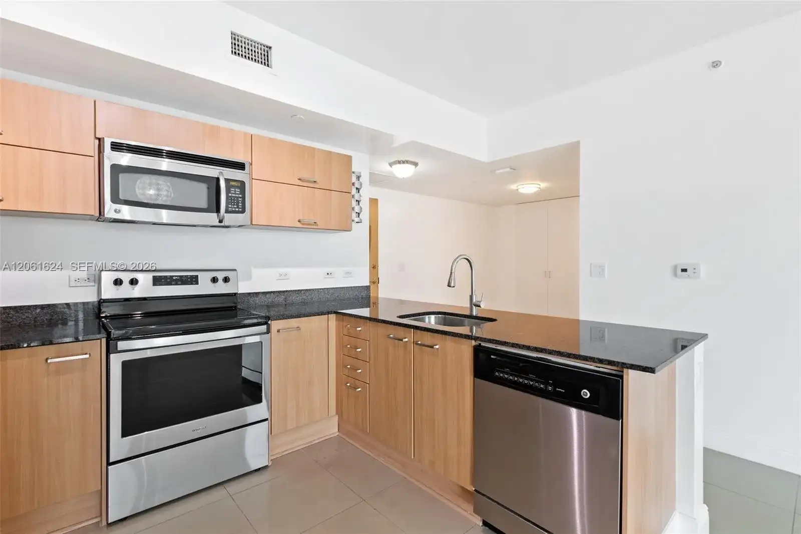 350 S Miami Ave # 1805, Miami FL 33130 photo 5
