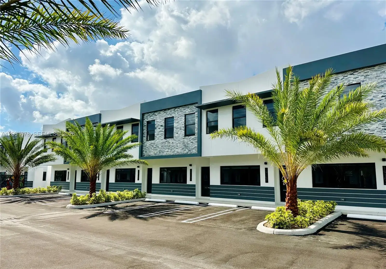 19249 NW 37 Ave, Miami Gardens FL 33056 photo 2