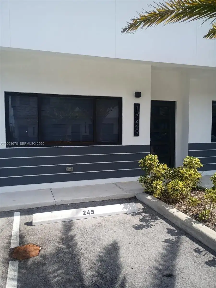 19249 NW 37 Ave, Miami Gardens FL 33056 photo 3
