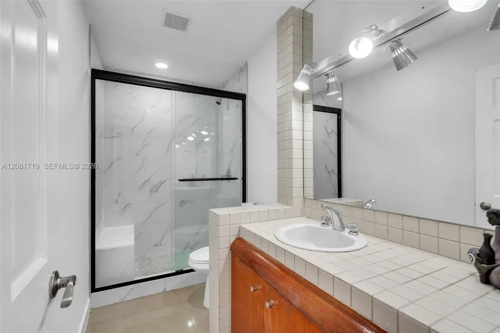 3685 W 9th Ave, Hialeah FL 33012 photo 4