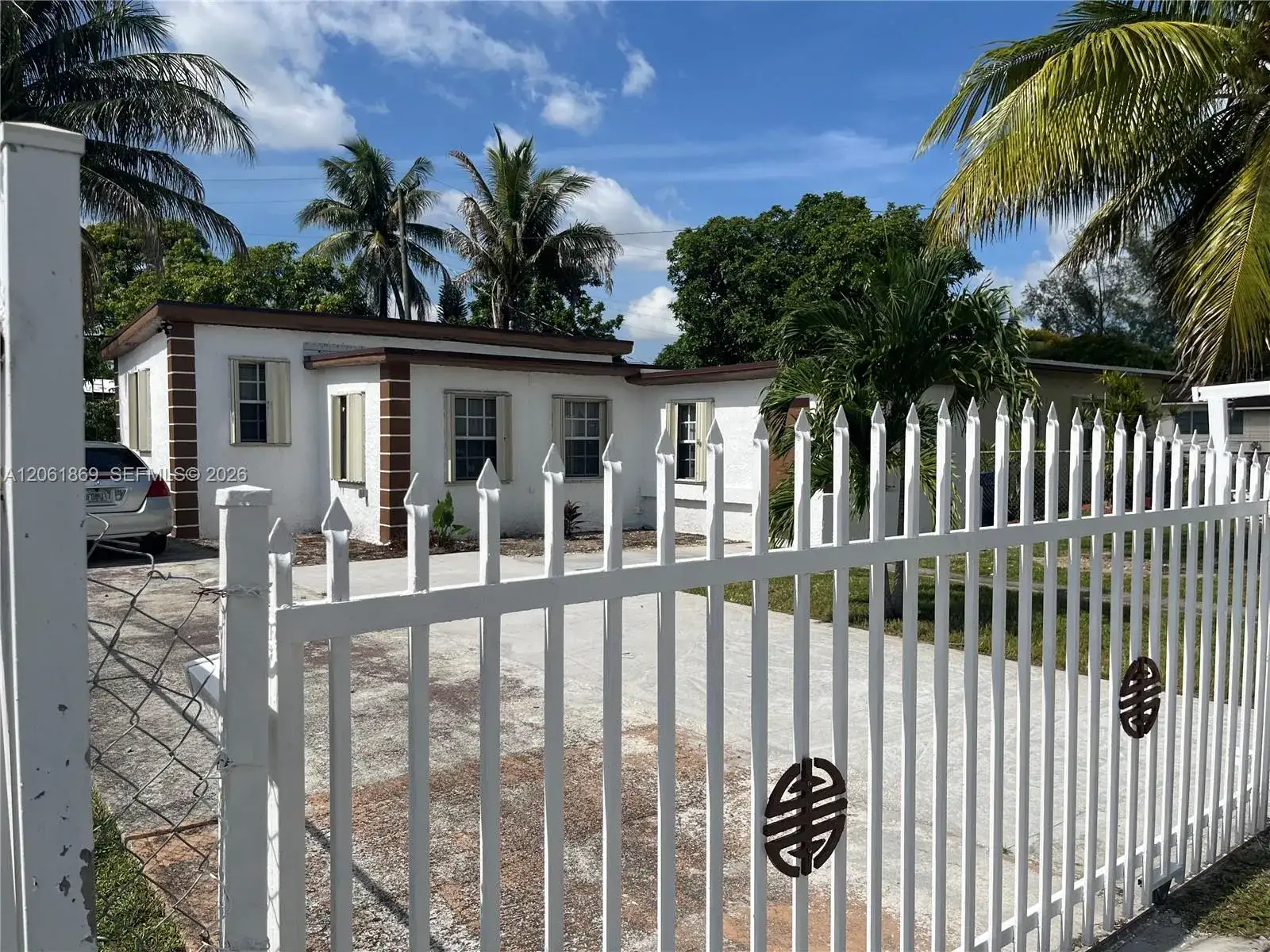 1160 NW 105th St, Miami FL 33150 photo 2