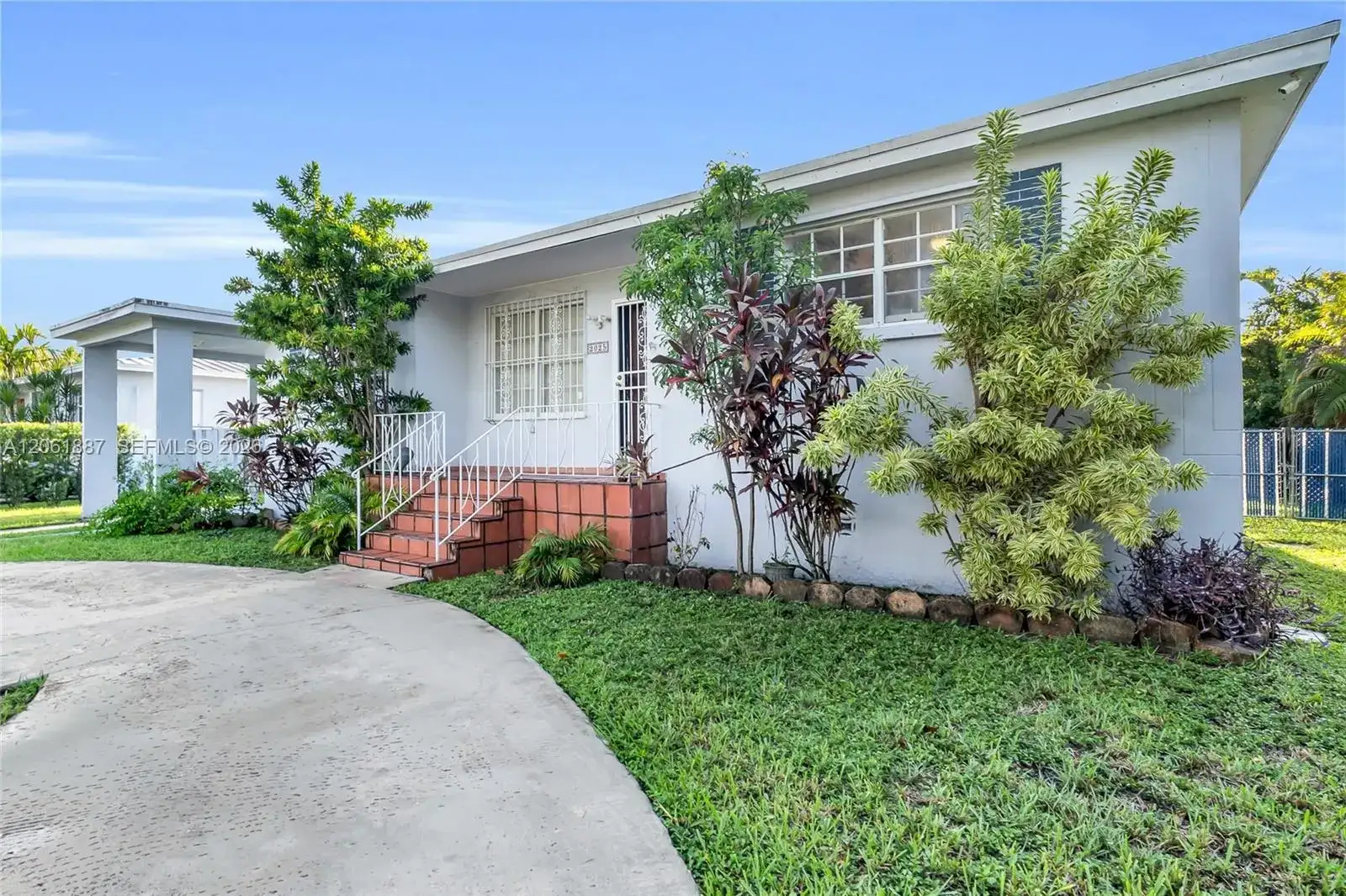 2025 SW 82nd Ct, Miami FL 33155 photo 2