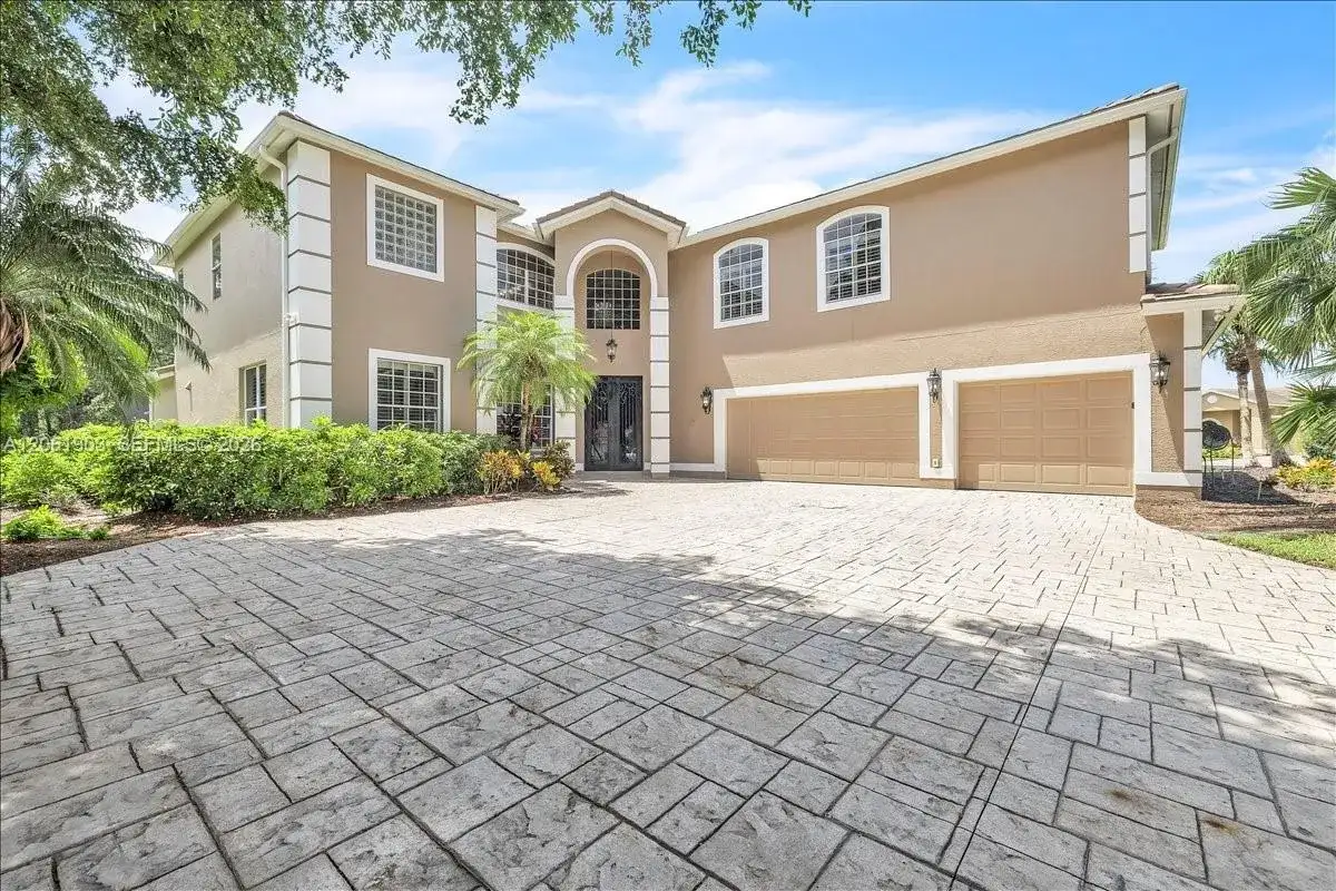 12898 Kedleston Circle, Fort Myers FL 33912 photo 2