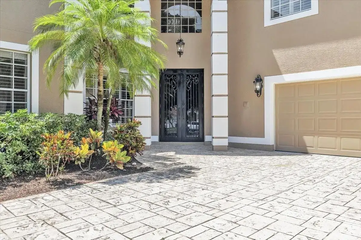 12898 Kedleston Circle, Fort Myers FL 33912 photo 3