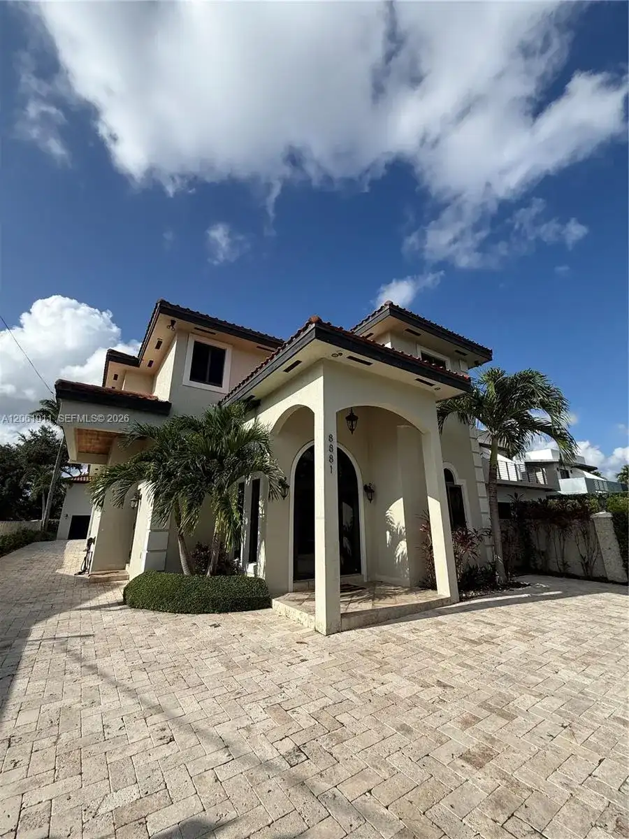 8881 SW 28th St # 0, Miami FL 33165 photo 2