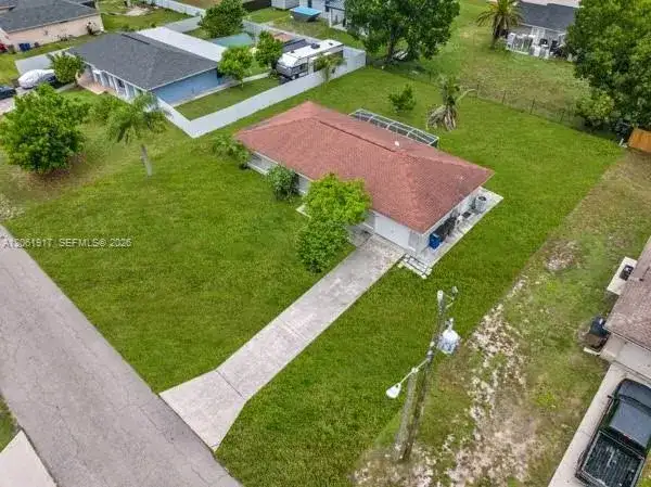 909 SALLY AVE NE, Lehigh Acres FL 33971 photo 5