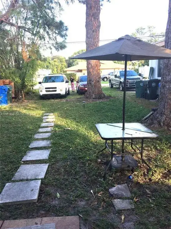 3477 NE 13th Ave # B, Oakland Park FL 33334 photo 3