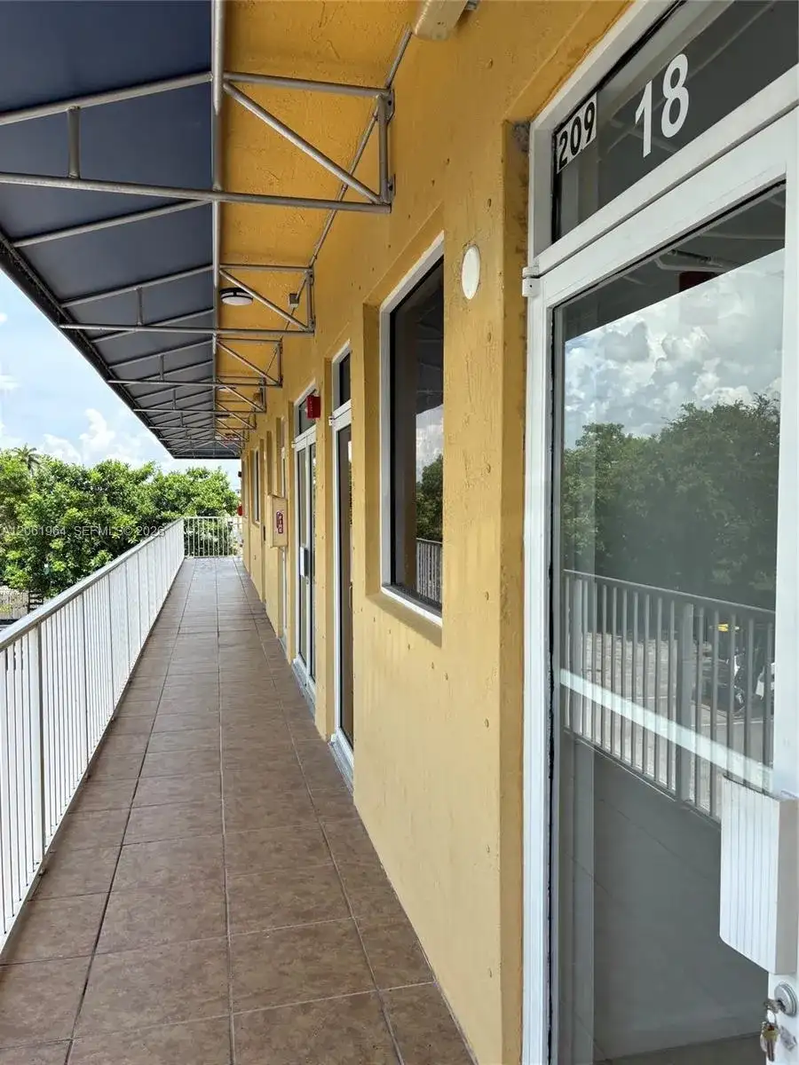 15192 SW 137 ST # 18, Miami FL 33196 photo 4