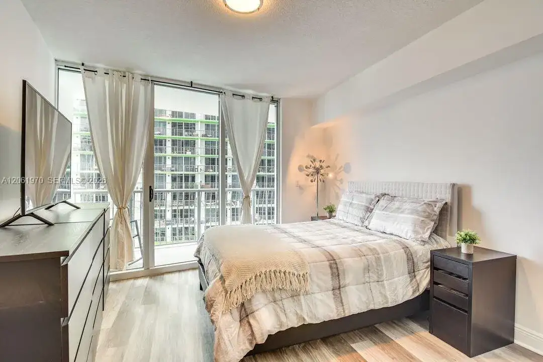 1750 N Bayshore Dr # 1909, Miami FL 33132 photo 5