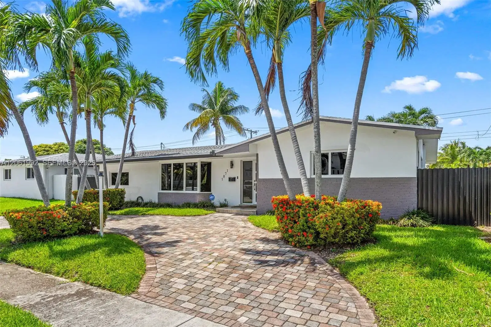 1871 NE 186th St, North Miami Beach FL 33179 photo 2