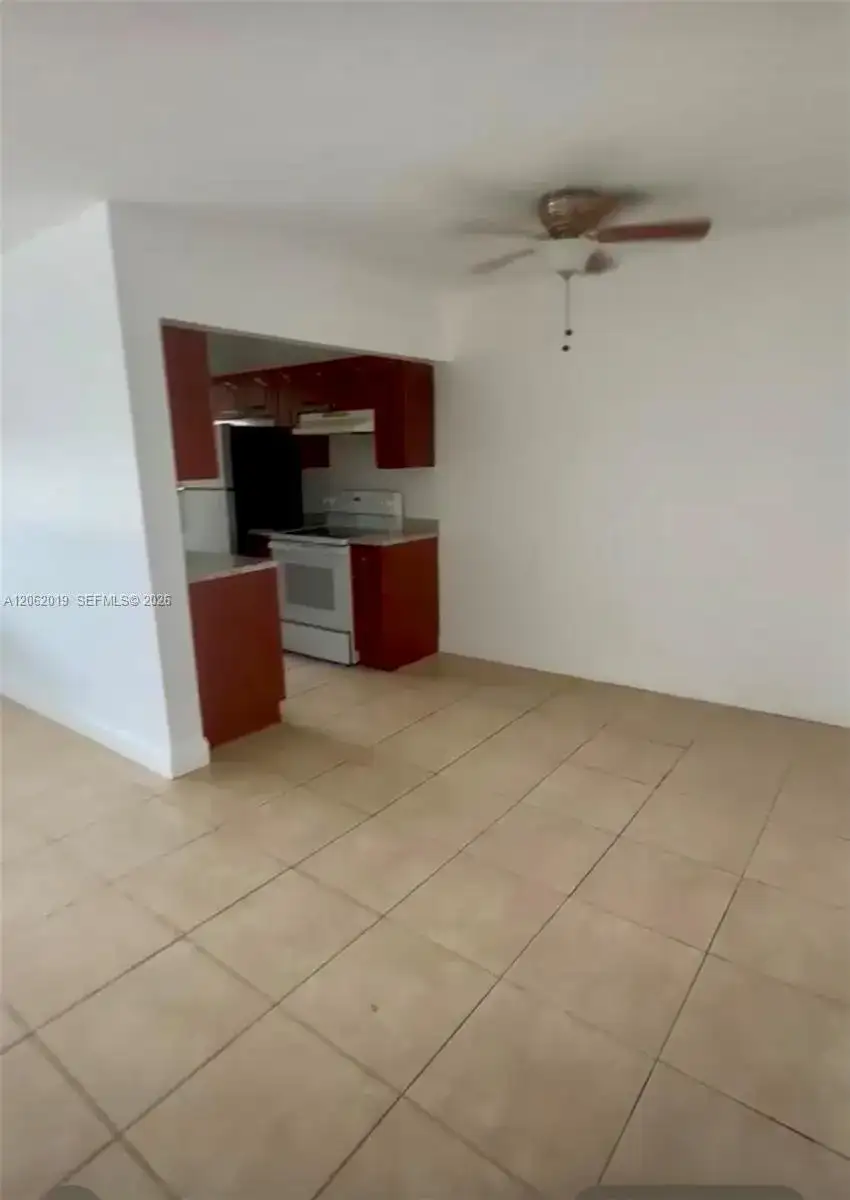 1100 NE 1st Ct # 308, Hallandale Beach FL 33009 photo 5