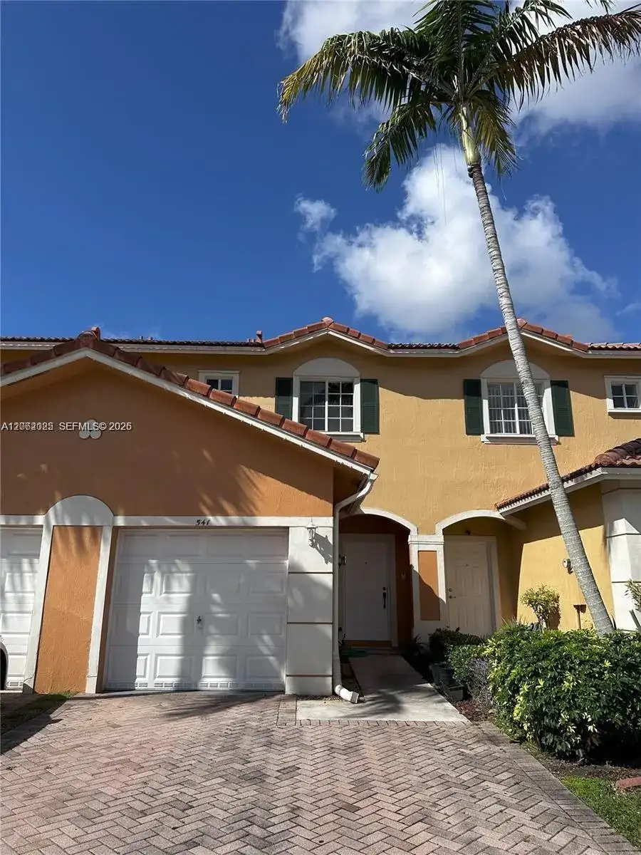 541 Princess Dr, Margate FL 33068 photo 3