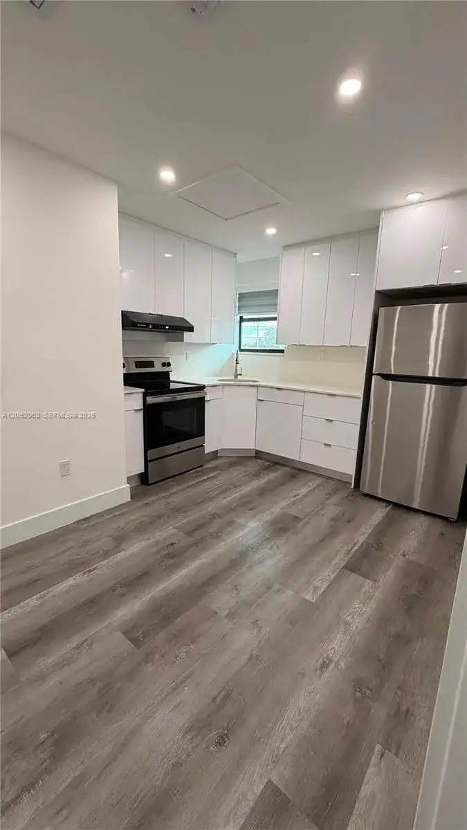 10370 SW 24th St # B, Miami FL 33165 photo 5
